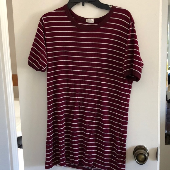 Brandy Melville T-shirt - Picture 1 of 3